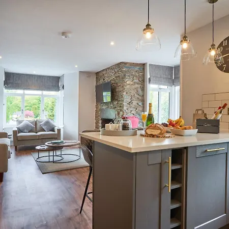 Upper Sheriff's Place *