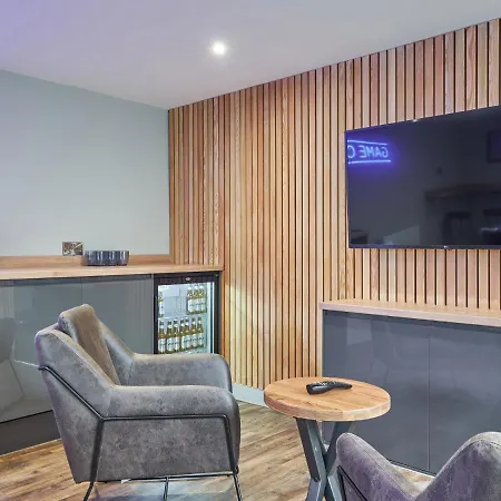 Upper Sheriff's Place * Windermere