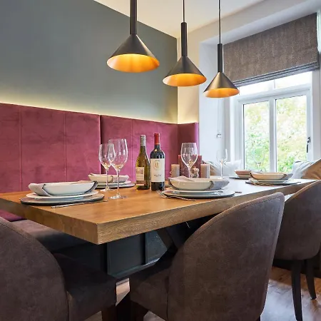 Upper Sheriff's Place *