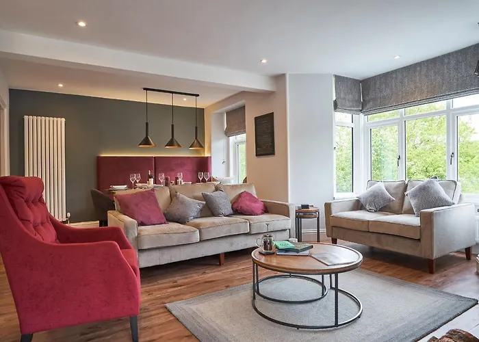 Upper Sheriff's Place * Windermere