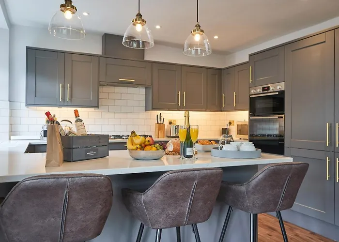 Upper Sheriff's Place * Windermere