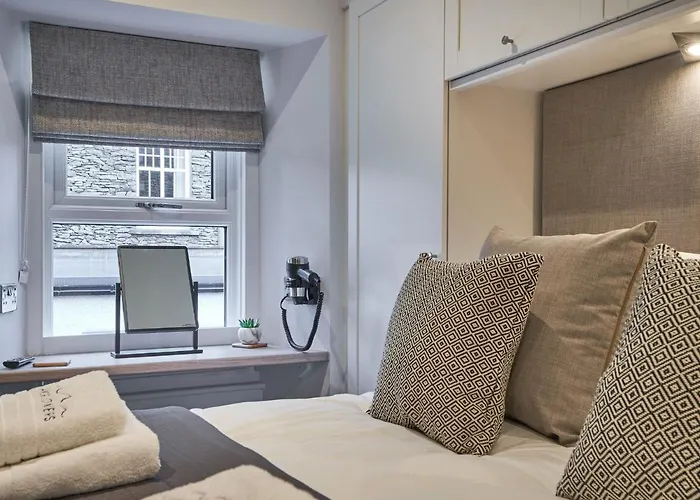 Upper Sheriff's Place *